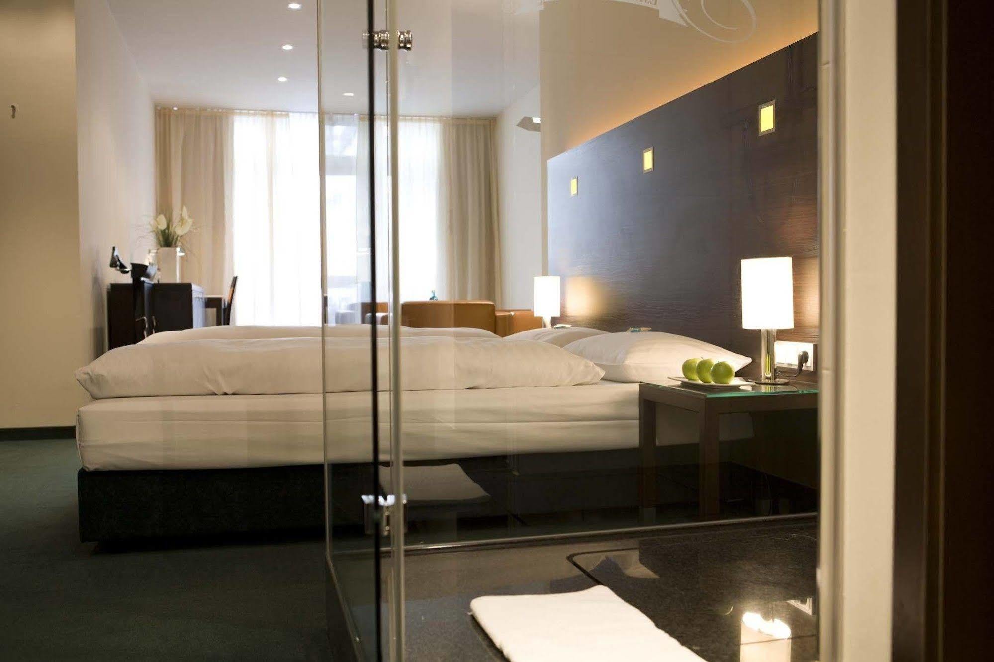 Flemings Hotel Frankfurt Hamburger Allee フランクフルト エクステリア 写真
